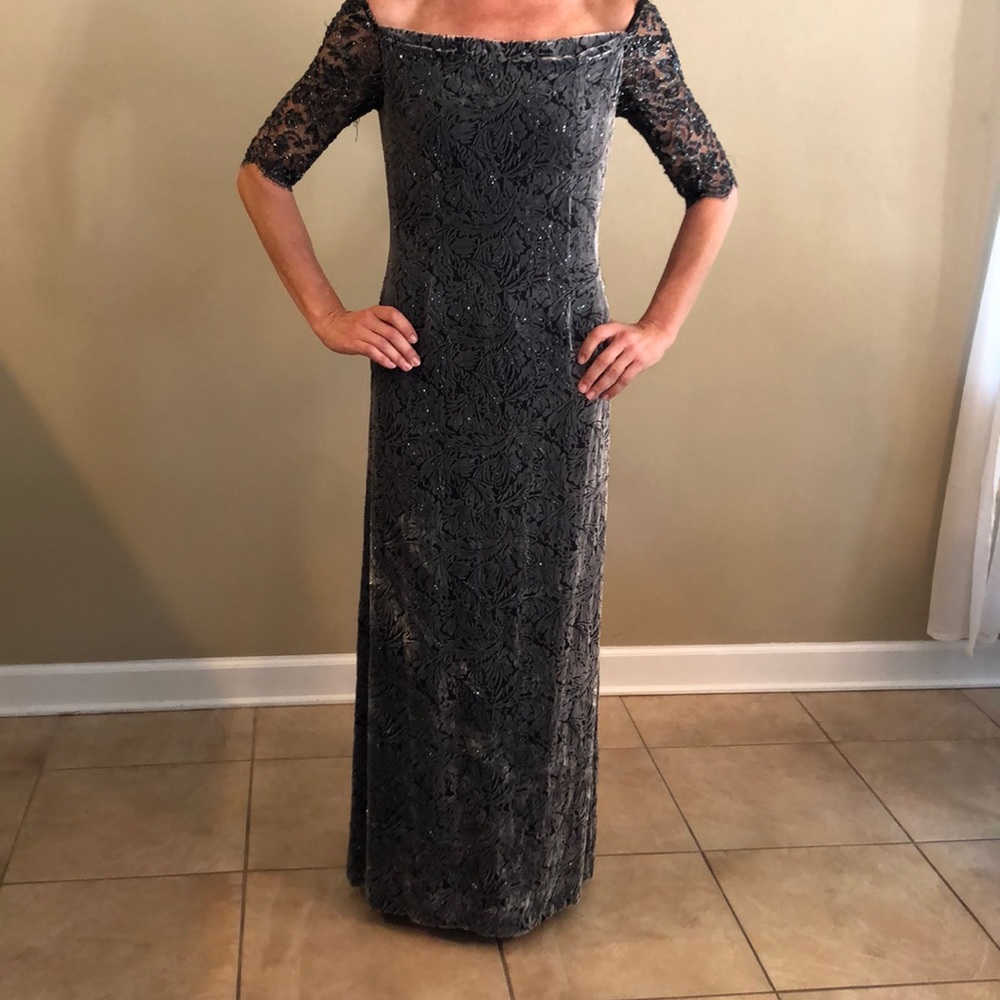 Gorgeous Carmen Marc Valvo gown